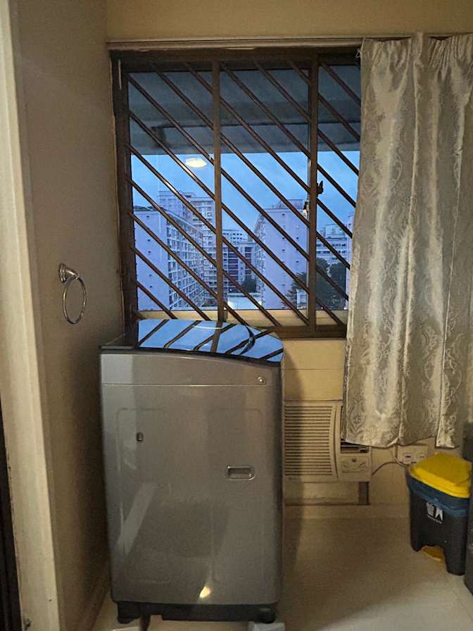 Vivek Krishnamurthy's room