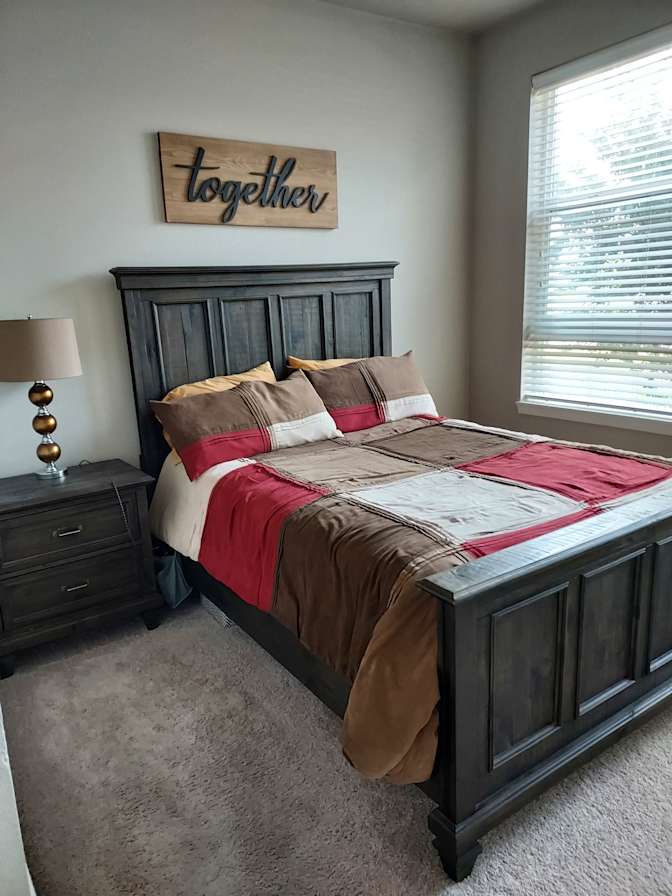 Gina C's room