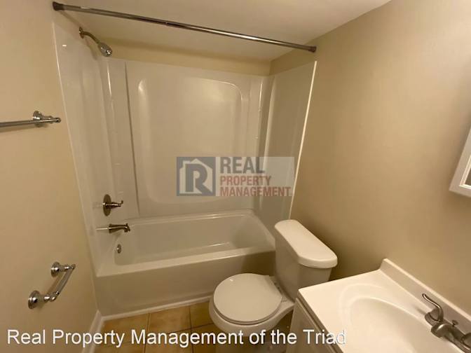 Alcove Rooms's room
