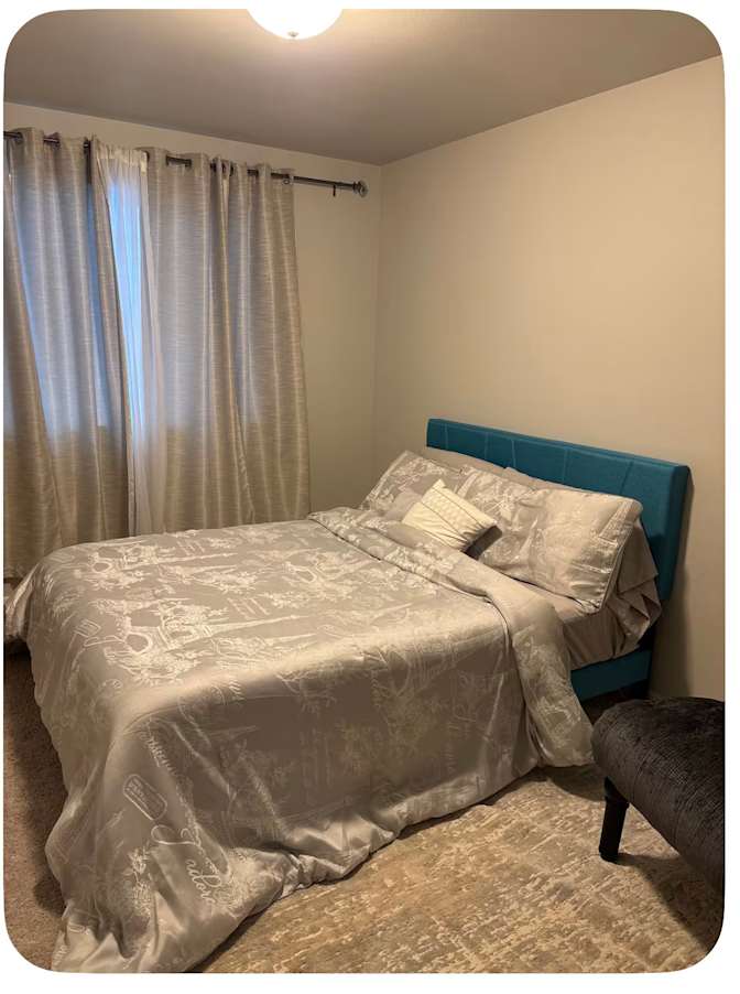 Saul's room