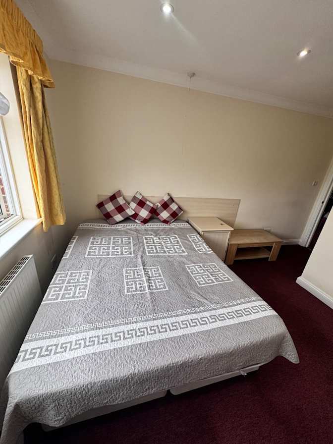Sam M's room