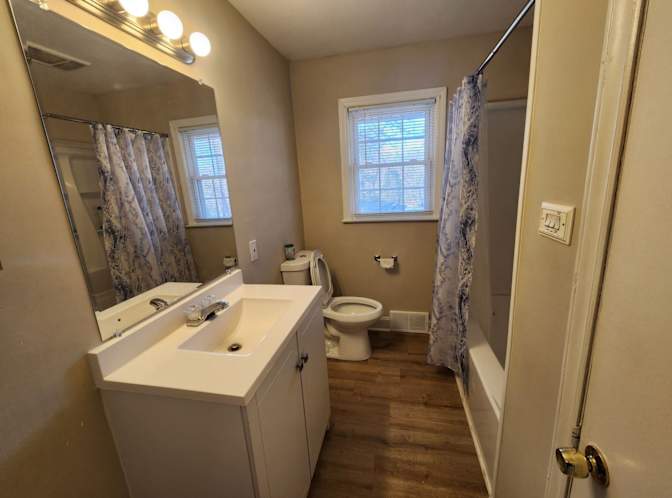 Alcove Rooms's room