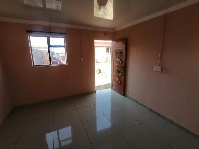 Sibusiso's room