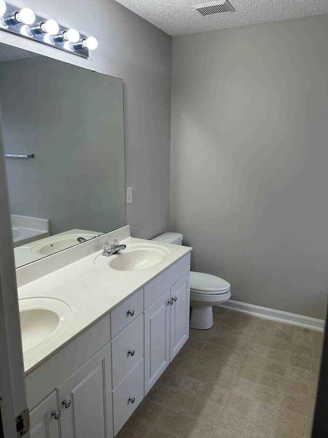 Alcove Rooms's room