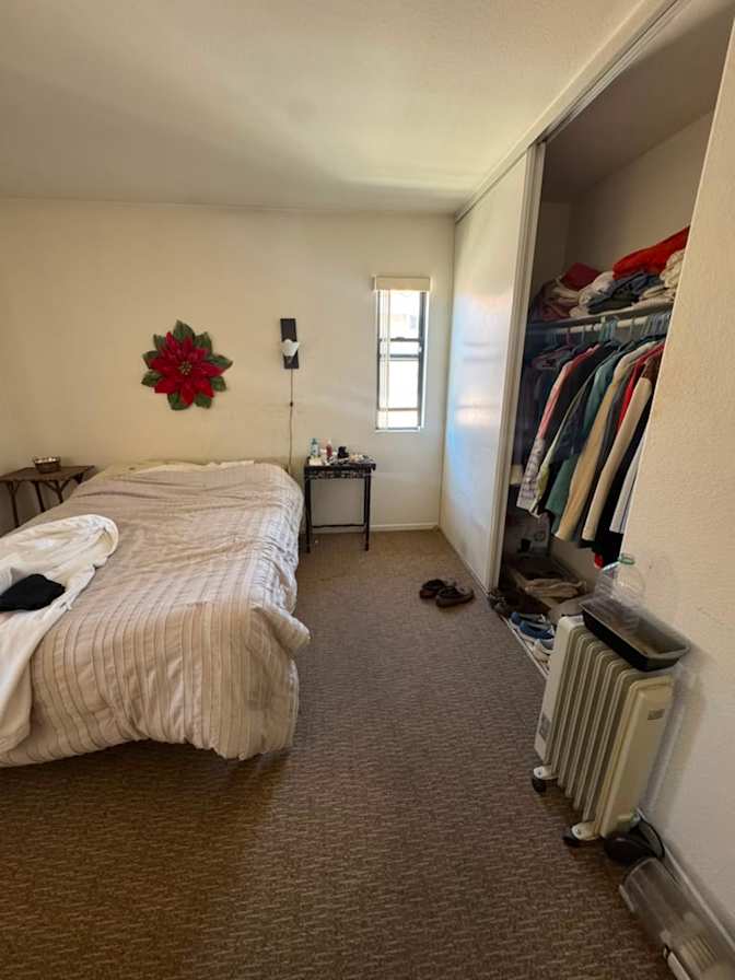 Alejandro Serna's room