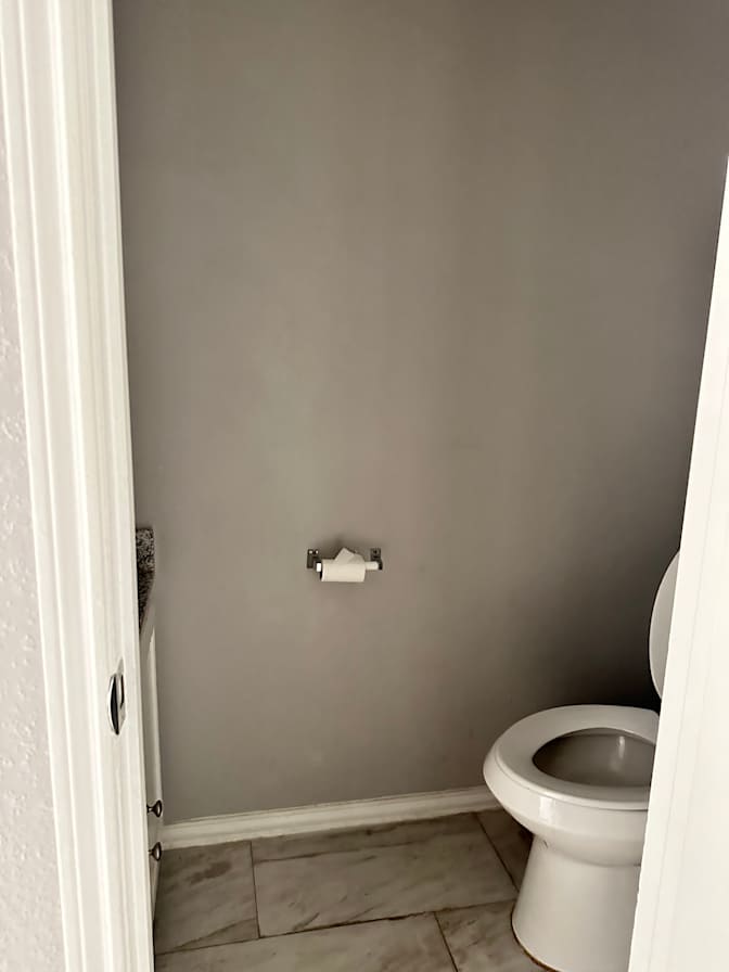 VENEISHA's room