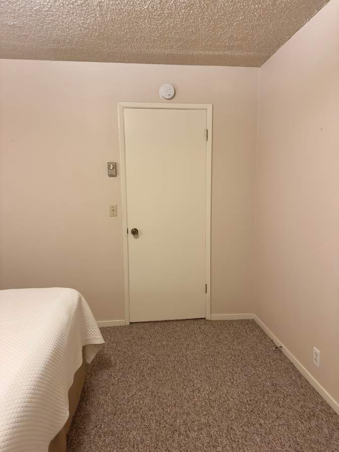 Liz's room