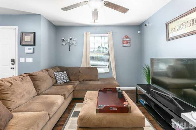 Alcove Rooms's room
