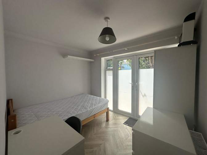 Madhura Karekar's room
