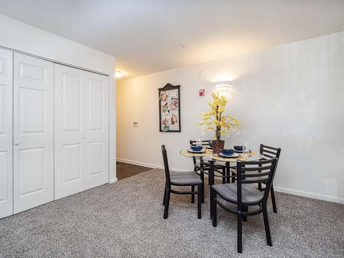 Alcove Rooms's room