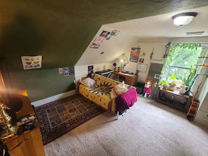 Jhenniffer's room