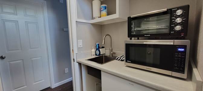 Bnb Aurora's room