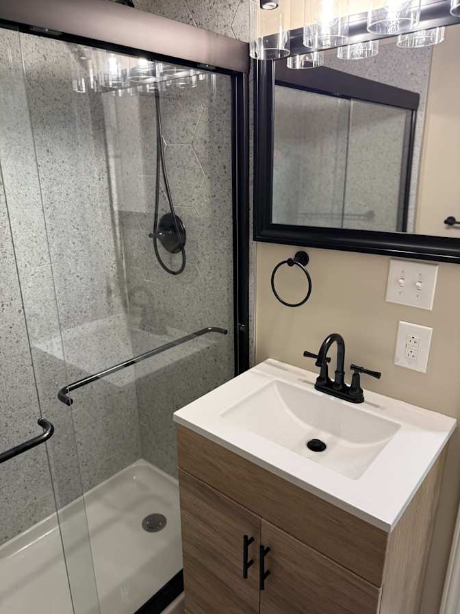 Alcove Rooms's room