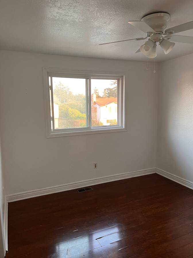 Ivelisse Gordon's room