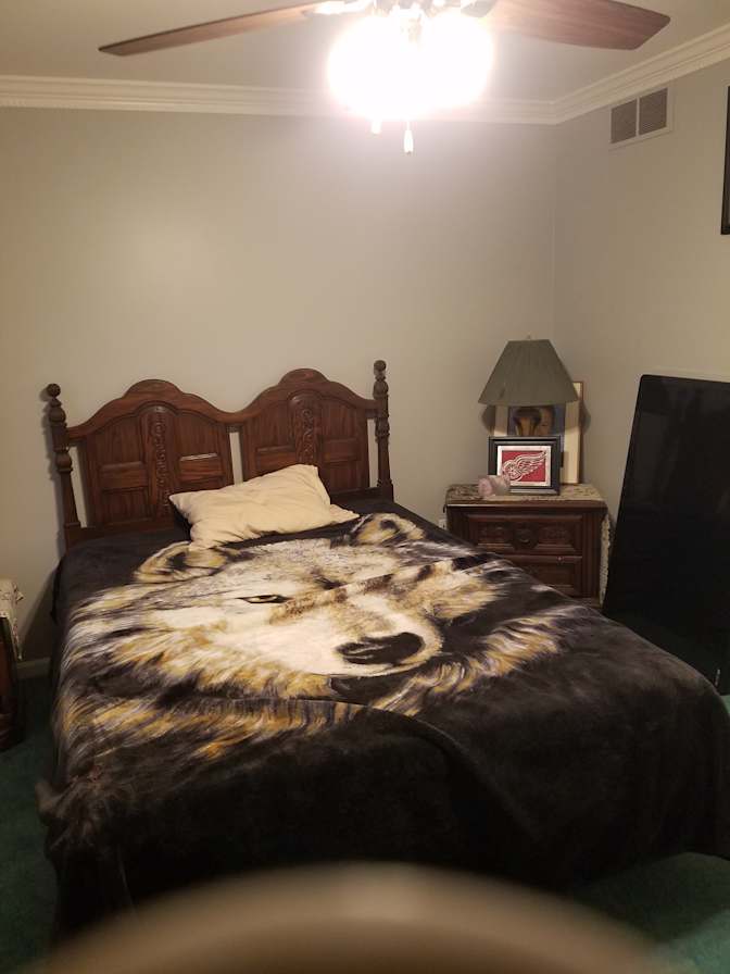 Debra L Kudrycki's room