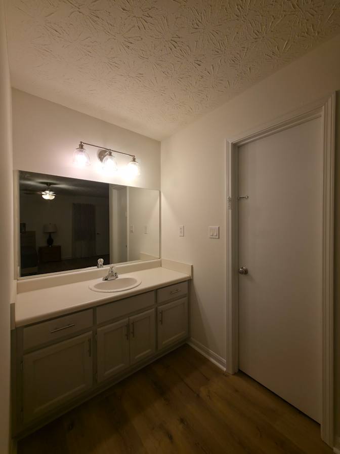 Dee's room