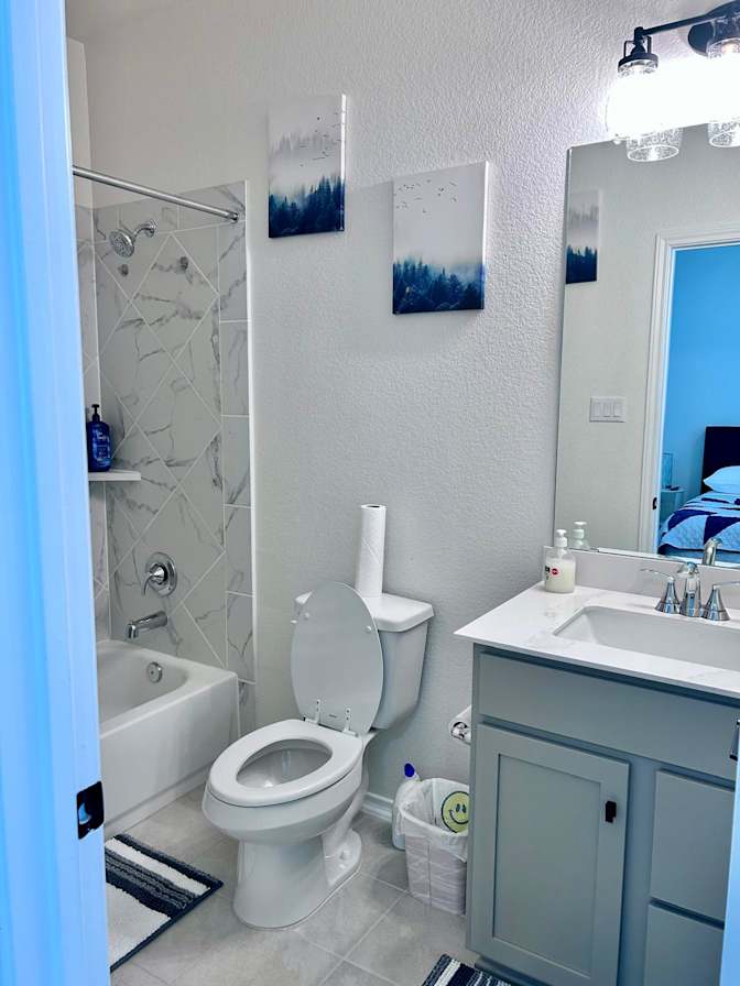 Kenny's room