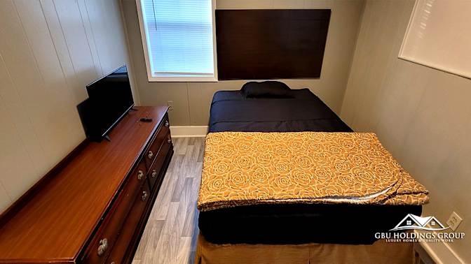 GBU Holdings Group's room