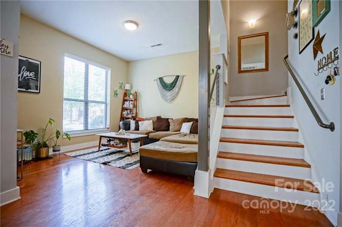 Alcove Rooms's room