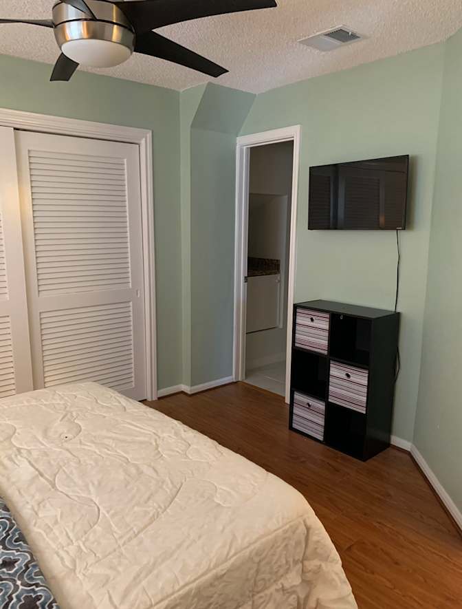 Travis Bloomfield's room
