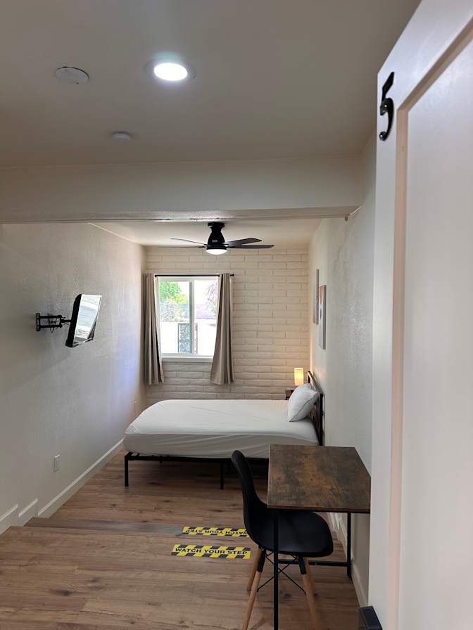 Jannview's room