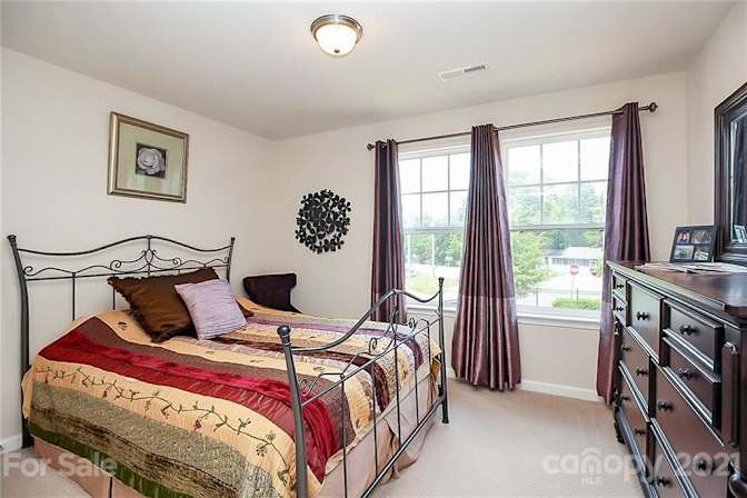 Alcove Rooms's room