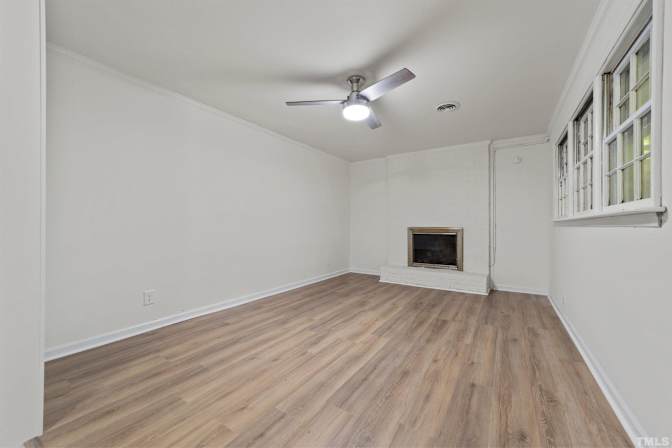 Alcove Rooms's room