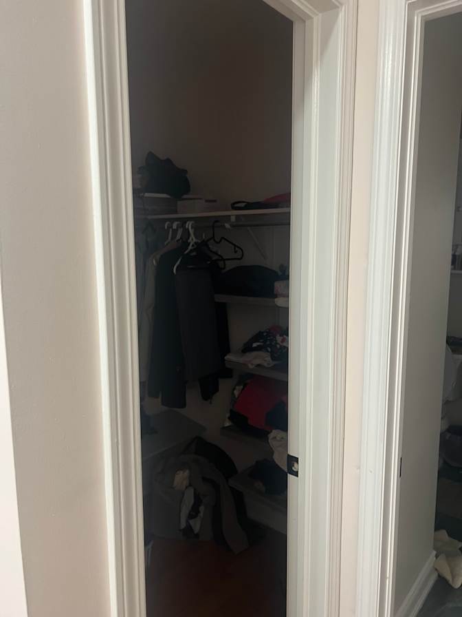 Kuldip Mishra's room