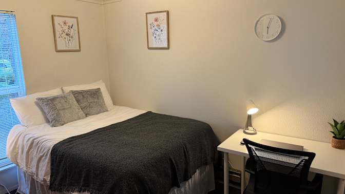 Hal Kerimov's room