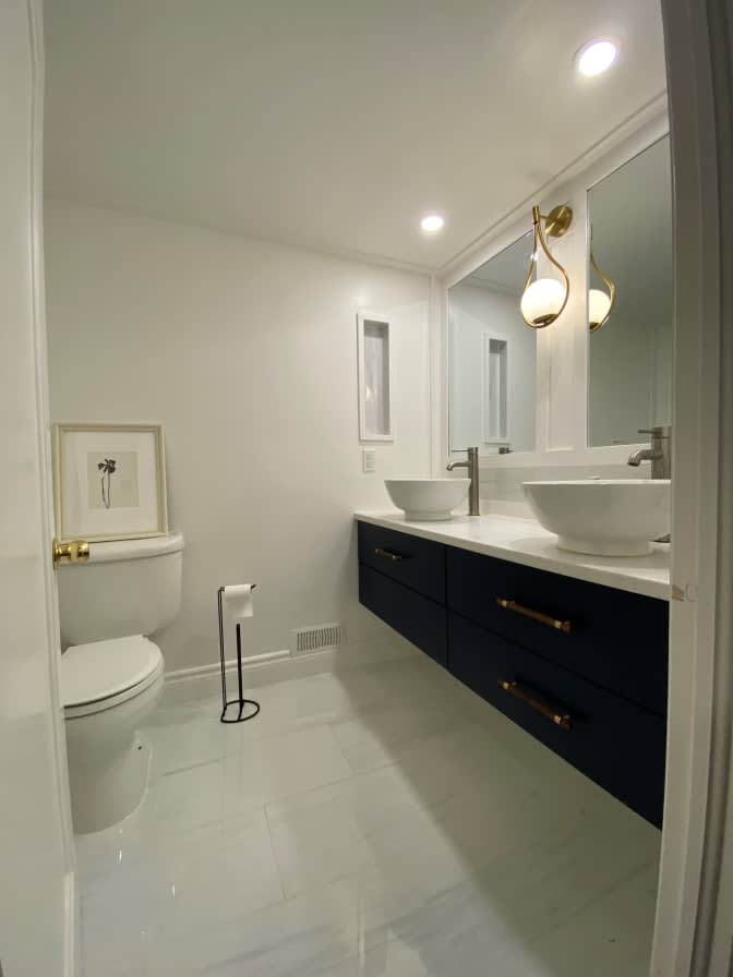 Old Ottawa South's room