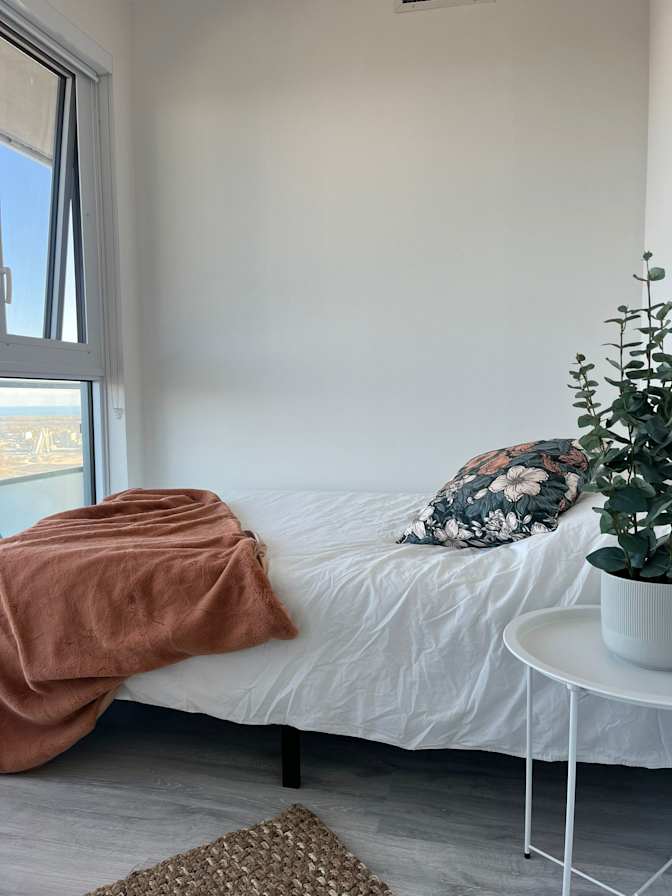 Emre's room