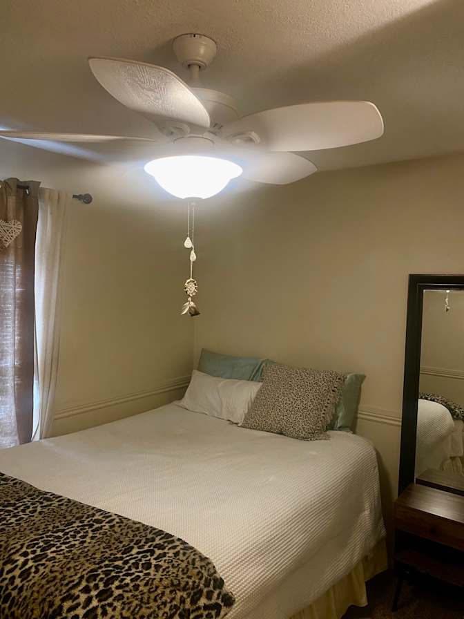 Mariah Del rio's room
