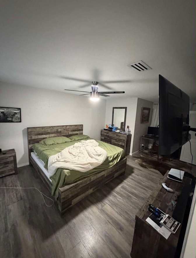 fsalaverry's room