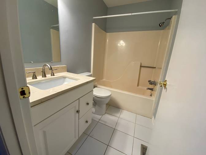 Alcove Rooms's room