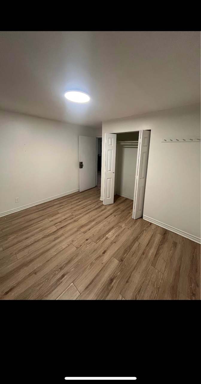 Safia Desrosiers's room