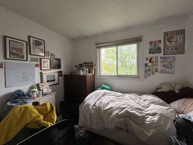 Chloe's room