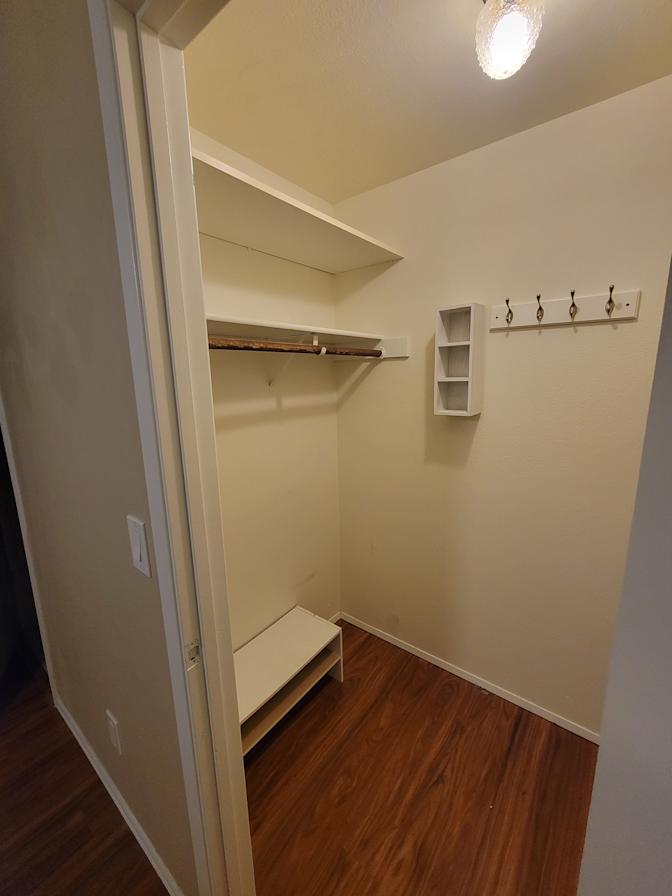 JAMES VOISIN's room