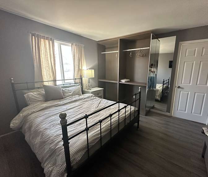 Dulis's room