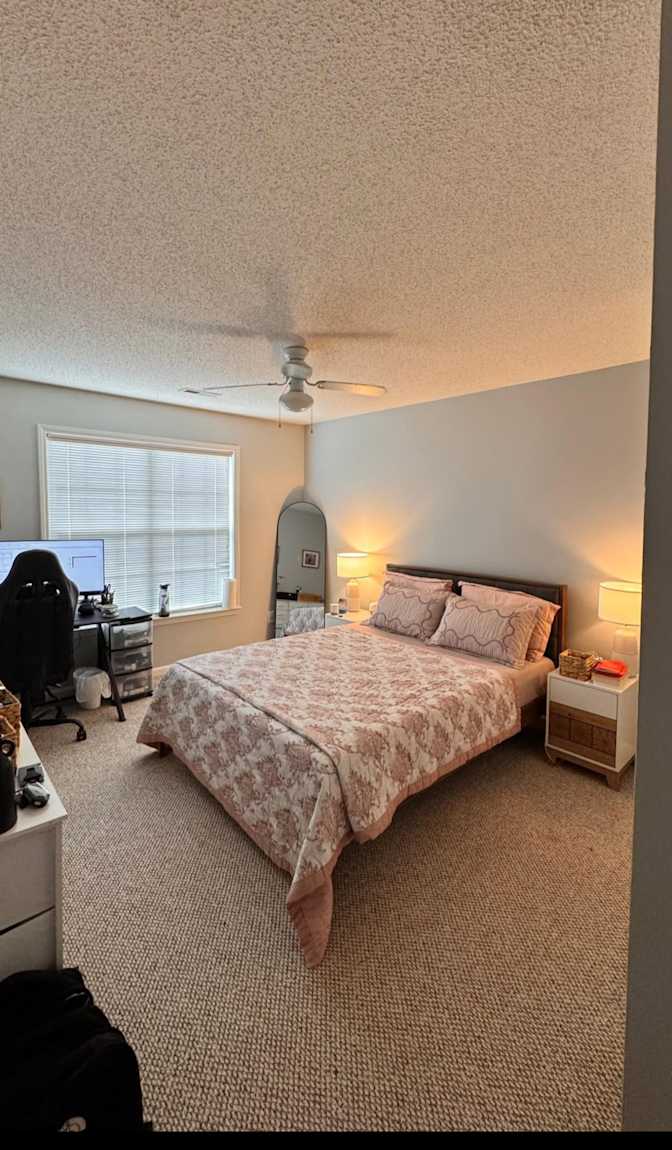 Khantil's room