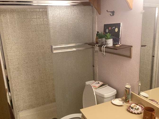 Ken's room