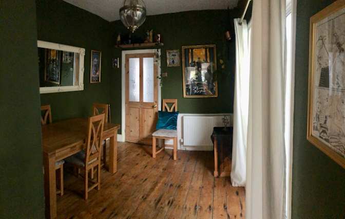 Nena's room