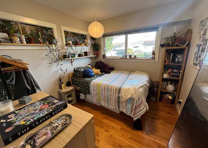 clara Leclerc's room