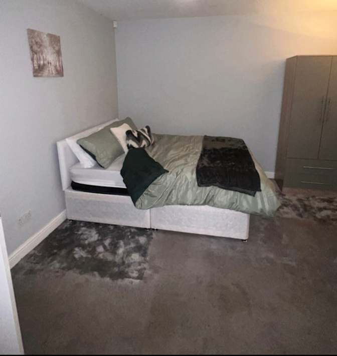Maeva's room