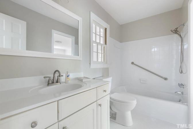 Alcove Rooms's room