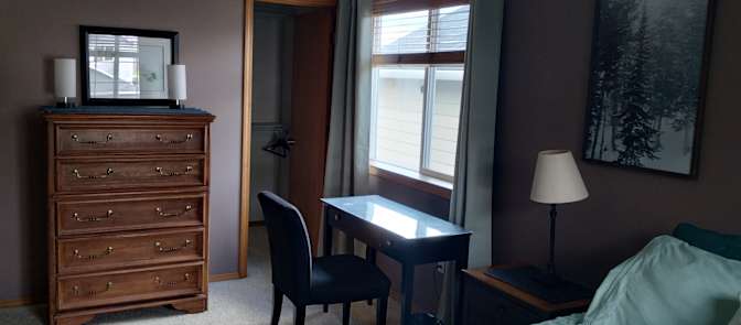 Sandy's room