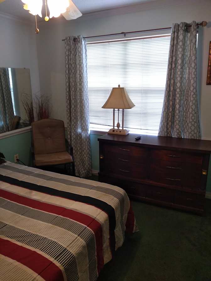 Leonard Katz's room