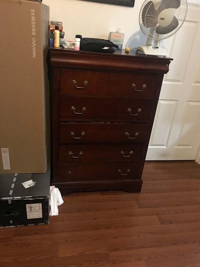 Tom's room