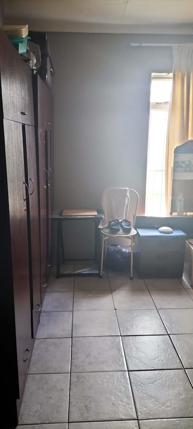 Jeanett's room