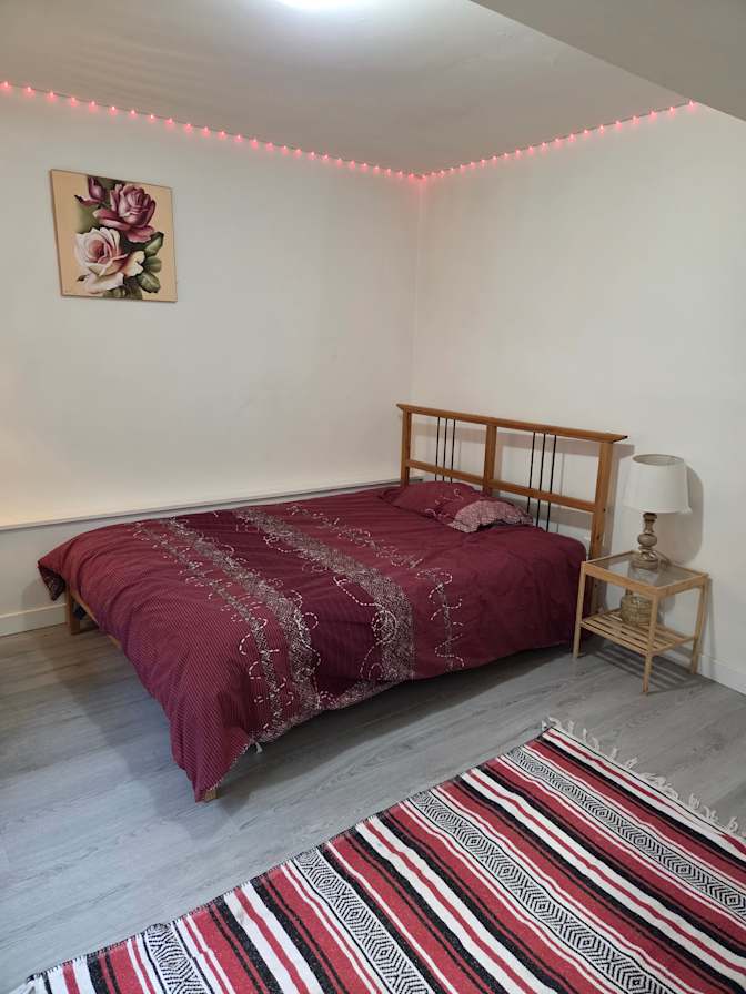 Azal's room