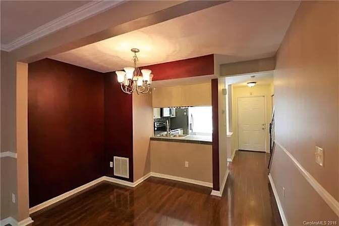Alcove Rooms's room